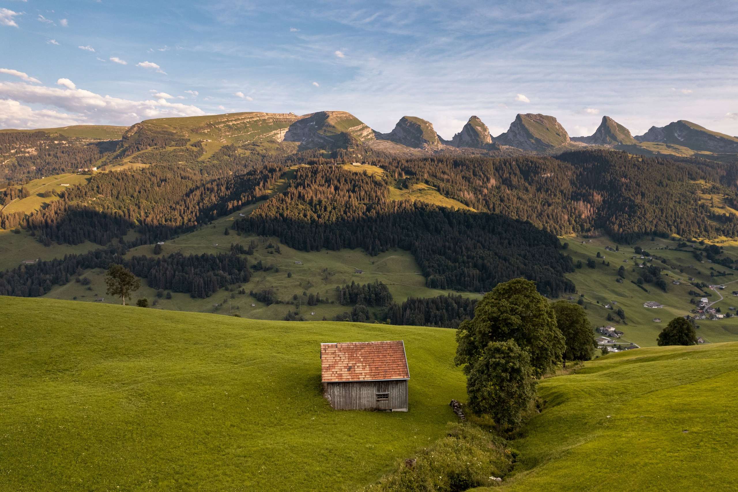 Toggenburg - Landschaft zwischen Churfirsten und Alpstein - Sommer 2022 19 Berge, sonnig, Wald, Wiesen, unbearbeitet 2024